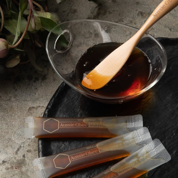 Mgo150+ sachets with honey & honeycomb knife